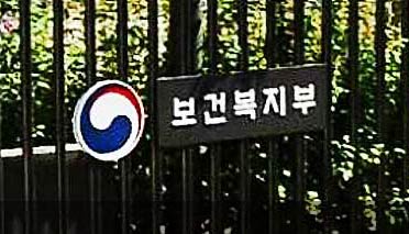 지갑 속 교통카드 안녕… 서울 어르신, 스마트폰으로 지하철 탄다 기사 이미지